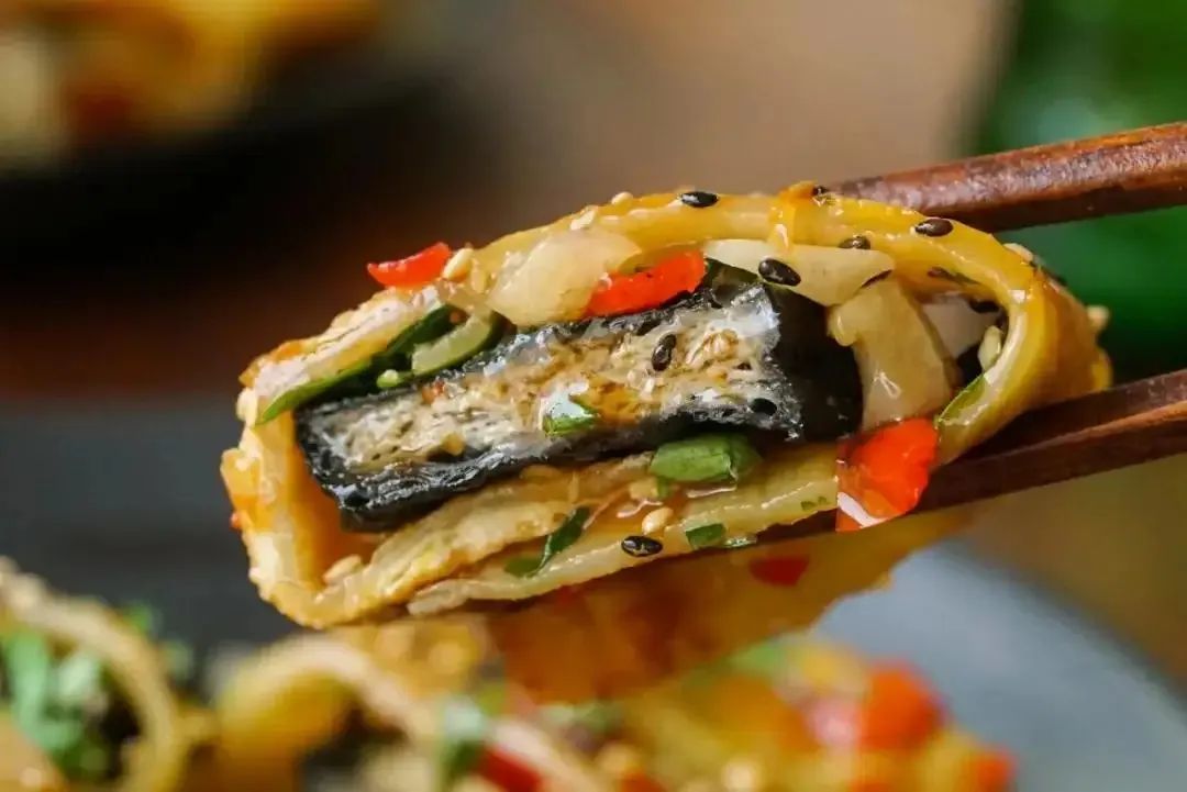 冷面卷臭豆腐火了，一晚賣(mài)200卷