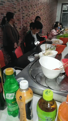 旋轉(zhuǎn)小火鍋開店成功!一月回本!(圖3) 旋轉(zhuǎn)小火鍋開店成功!一月回本!(圖3)