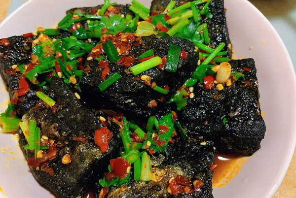 正宗臭豆腐培訓(xùn)哪里學(xué)？臭豆腐培訓(xùn)一般多少錢？(圖1)