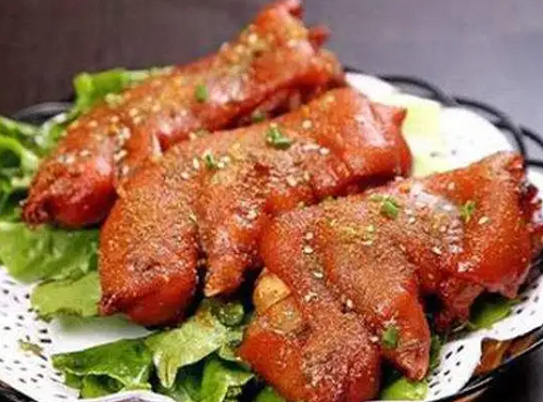 烤豬蹄培訓(xùn)一般多少錢(qián)？學(xué)烤豬蹄學(xué)費(fèi)多少錢(qián)(圖1)