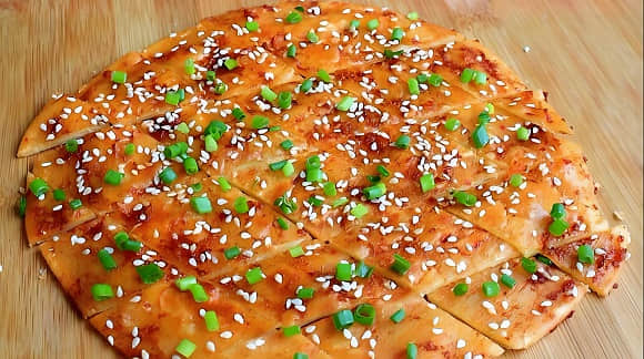 醬香餅發(fā)源地揭秘：這一口酥脆美味的秘密在哪里？(圖1)