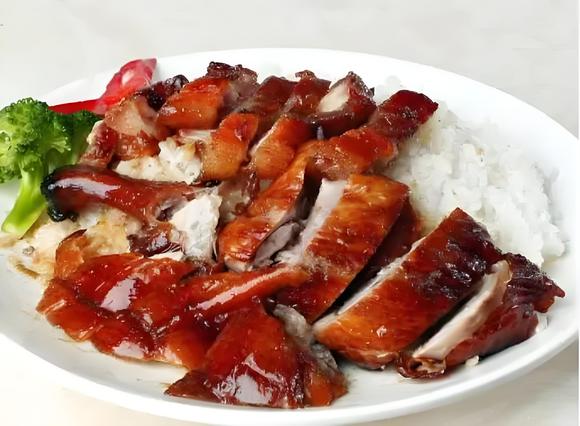 烤鴨飯哪里學(xué)的好？從學(xué)徒到老板，烤鴨飯創(chuàng)業(yè)之路啟程！(圖1)