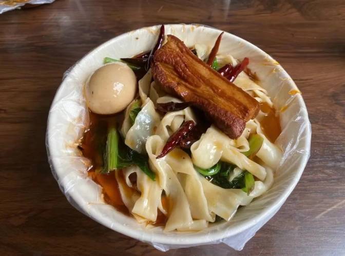 哪里學(xué)板面技術(shù)更靠譜？專業(yè)培訓(xùn)，助你快速上手開(kāi)店！(圖2)