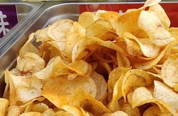 哪里可以學(xué)炸土豆片技術(shù)？簡(jiǎn)單易學(xué)，創(chuàng)業(yè)必備，開(kāi)店從這里開(kāi)始！(圖3)