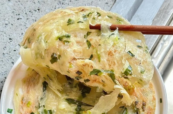 學蔥油餅學費多少？學蔥油餅，創(chuàng)業(yè)夢從這里啟航(圖3)