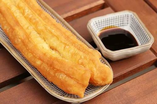想學(xué)正宗脆皮油條？從零開始學(xué)脆皮油條，選對機構(gòu)是成功關(guān)鍵！(圖2)