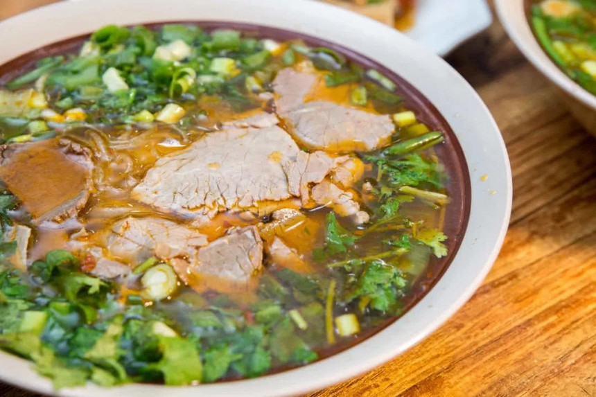 淮南牛肉粉絲湯加盟與學(xué)習(xí)對(duì)比分析，尋找最適合的創(chuàng)業(yè)路徑！
