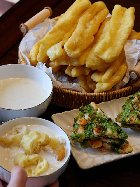 學(xué)早餐油條，揭秘傳統(tǒng)美食制作全過程，創(chuàng)業(yè)也能一步到位(圖4)