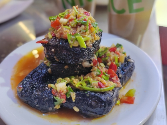 學(xué)習(xí)臭豆腐哪家好？多種口味制作技術(shù)全面解析(圖2)