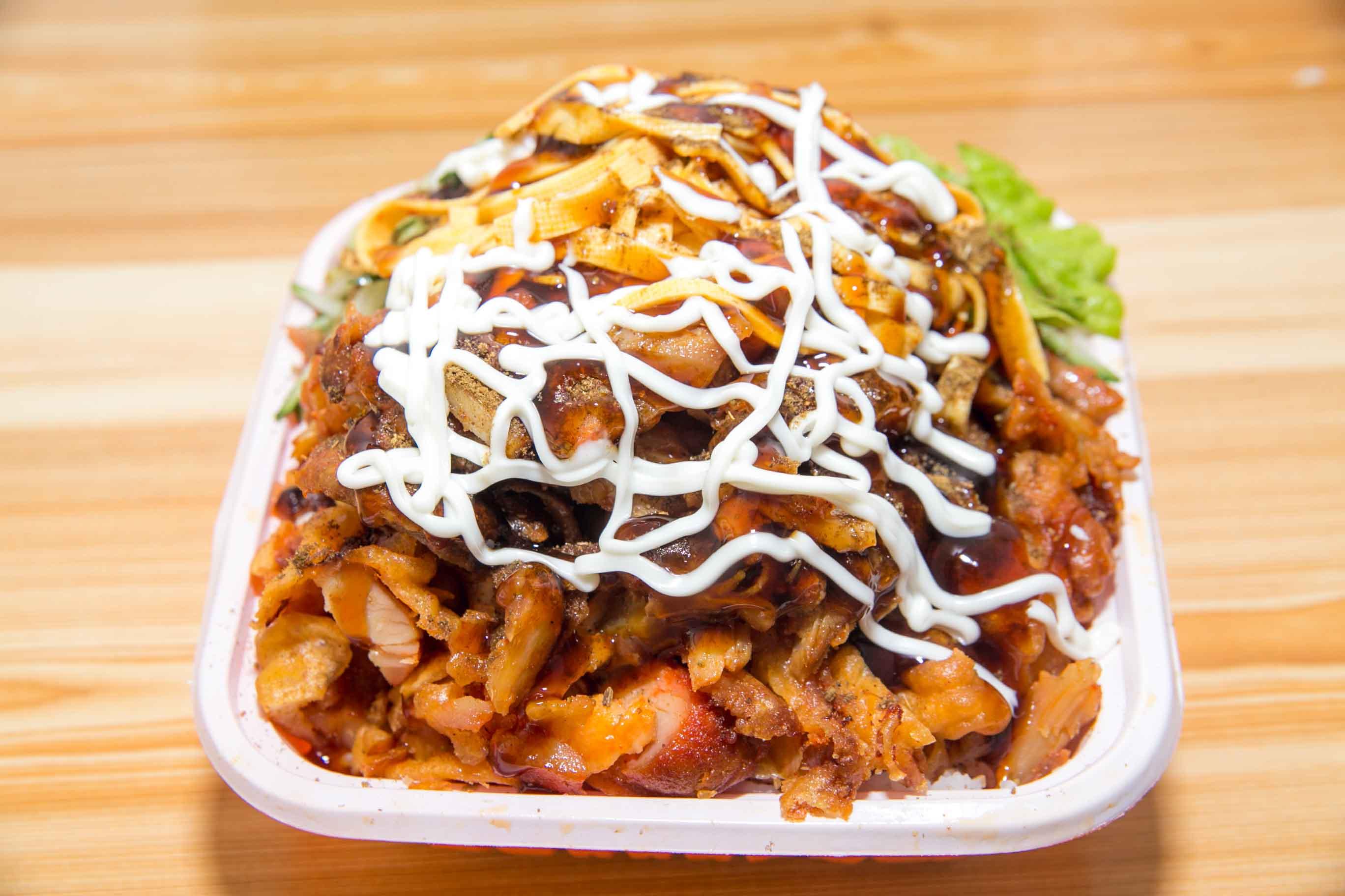 脆皮雞米飯培訓(xùn)多少錢？學(xué)會制作，開啟美味創(chuàng)業(yè)之路！(圖2)