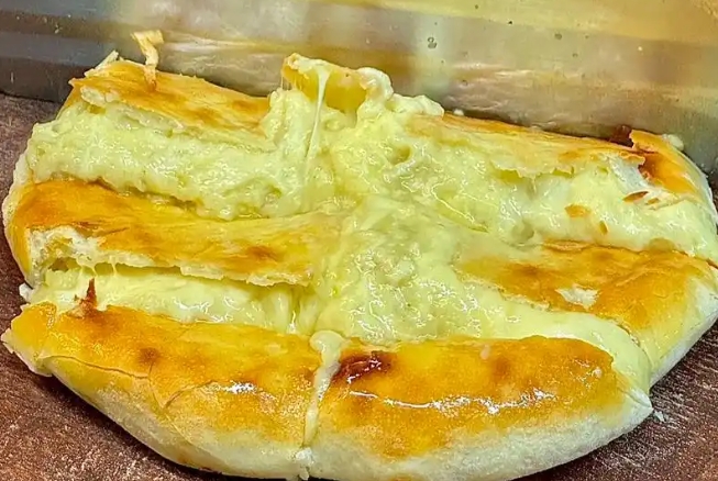 外酥里嫩，拉絲爆漿！榴蓮餅芝士餅的做法，學(xué)會這幾點輕松開店(圖3)