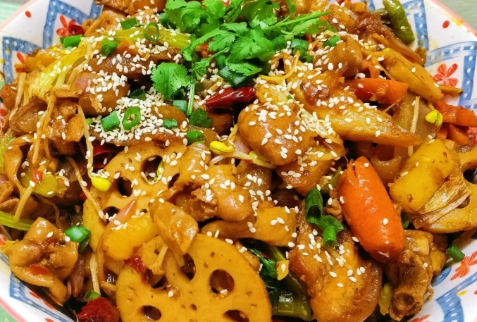 如何熬制正宗麻辣燙湯料？揭秘秘方與熬制技巧，讓你快速上手開店無憂！(圖2)