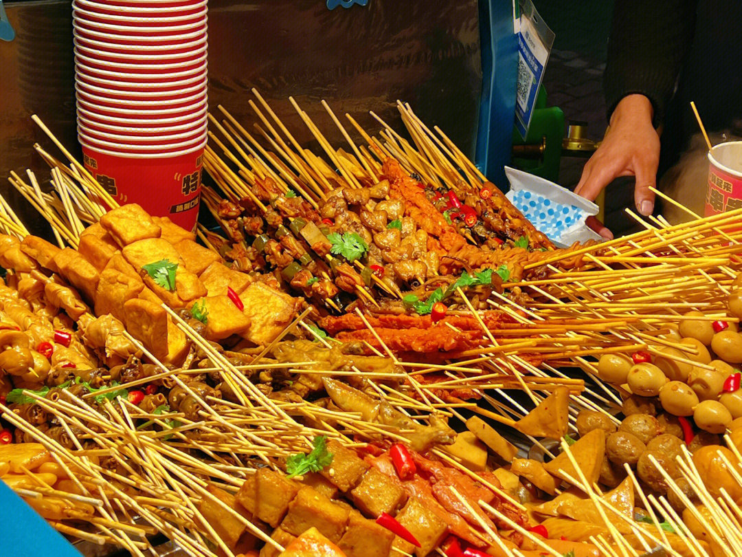 哪里學(xué)串串香技術(shù)培訓(xùn)最靠譜？避開加盟陷阱，低成本創(chuàng)業(yè)的實(shí)戰(zhàn)指南