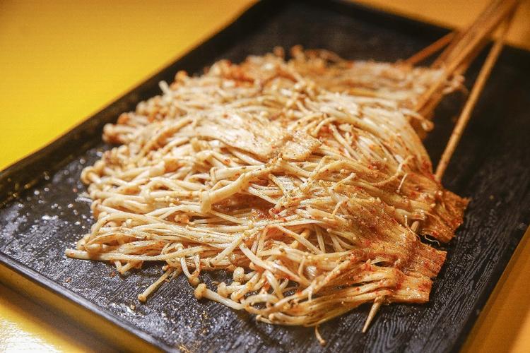 金針菇燒烤做法：簡(jiǎn)單又美味的燒烤新選擇(圖2)