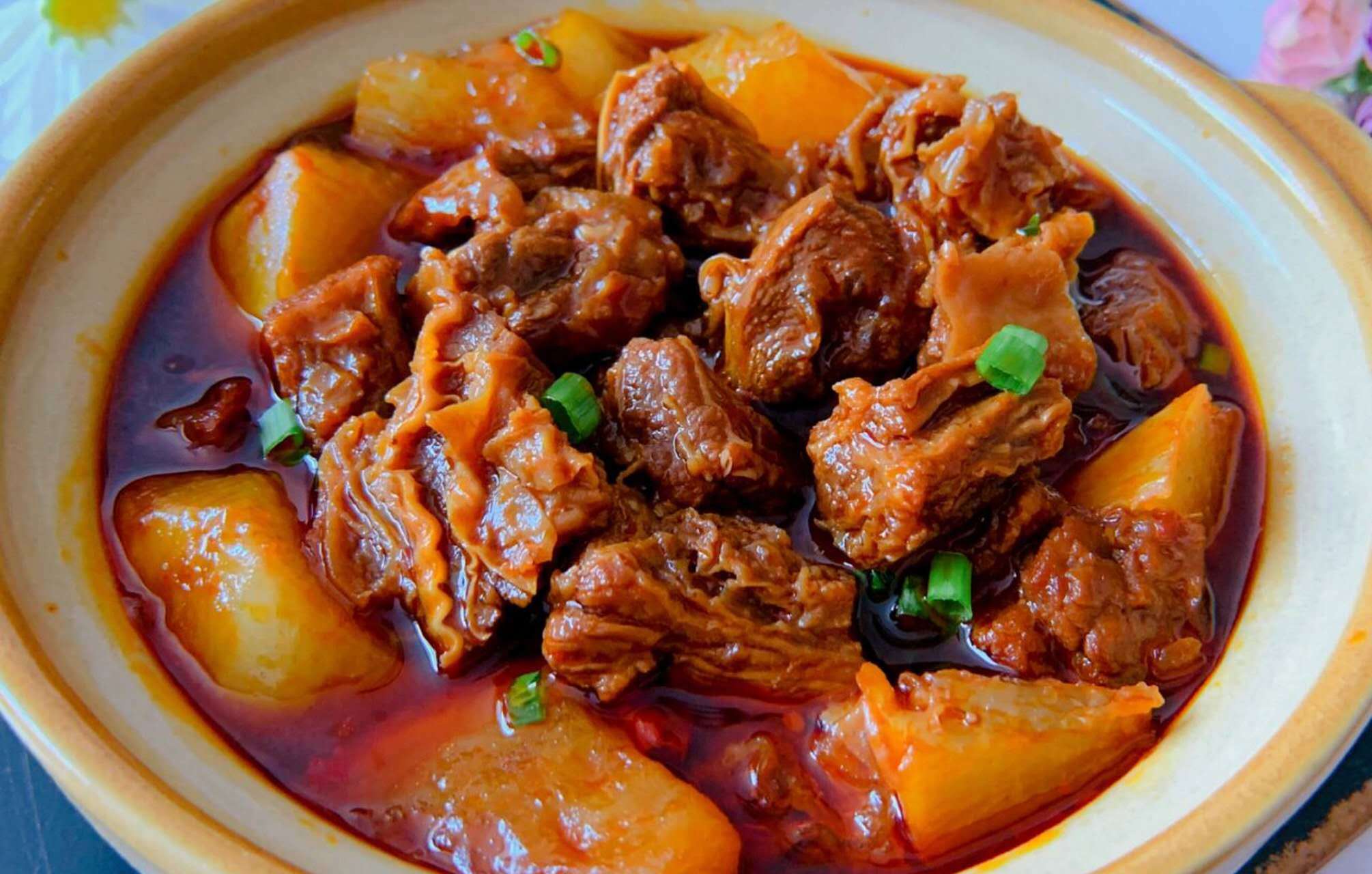 砂鍋菜哪里學(xué)最正宗？讓你快速掌握這道火爆美食！