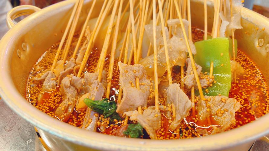 冷鍋串串和缽缽雞區(qū)別？味道像又不一樣，別再搞混啦！(圖3)