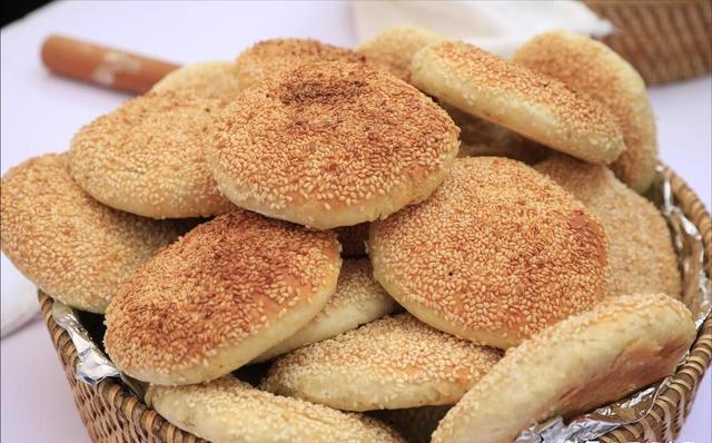 打燒餅去哪里學(xué)？我在廚仟藝，幫你練出一手真技術(shù)