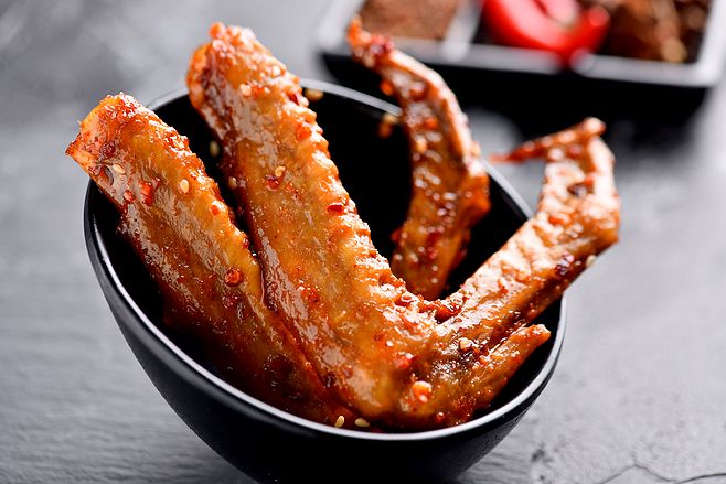 鴨翅做法全解析：從選料到鹵制，手把手教你做出香嫩入味的“啃魂鴨翅”(圖3)