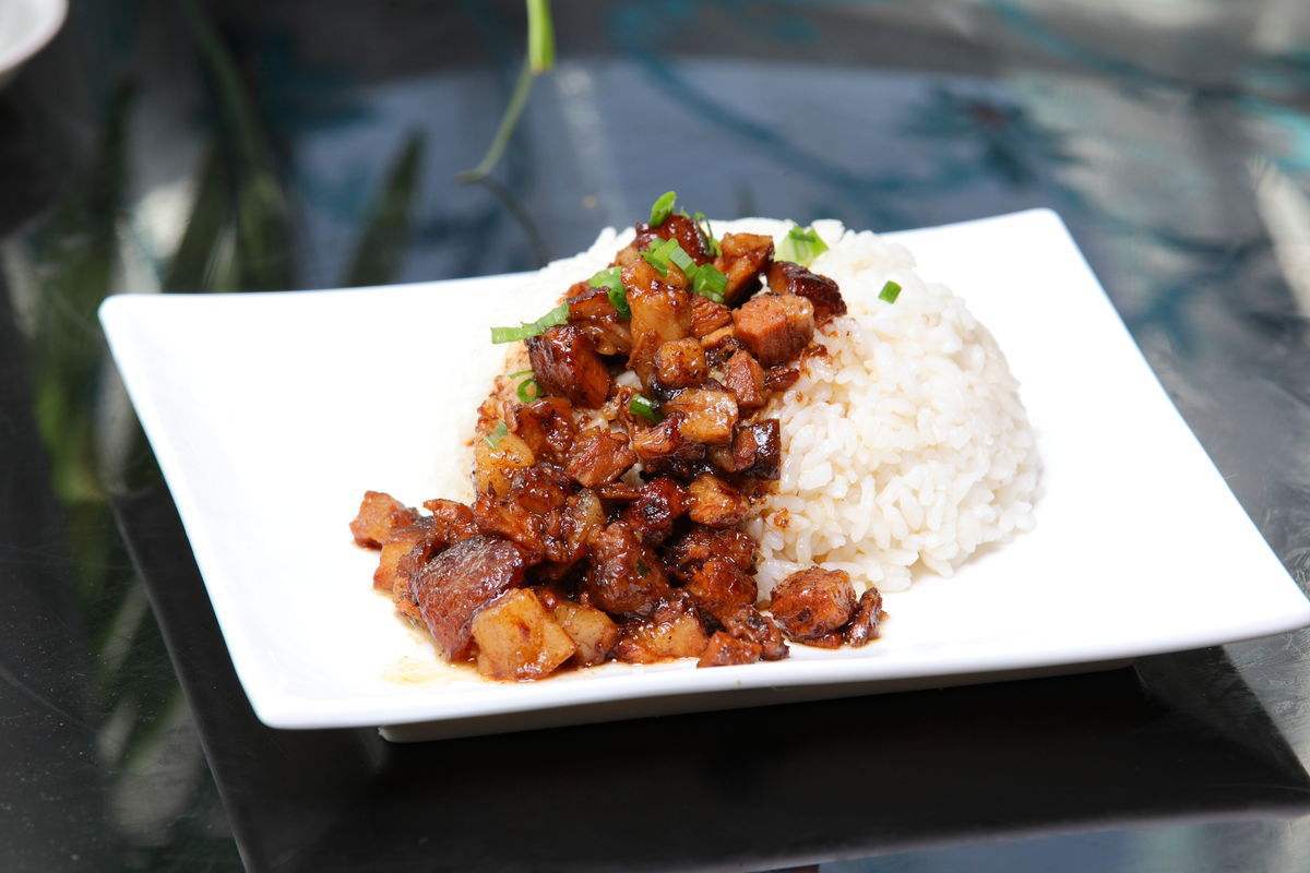 小吃技術(shù)培訓：燒汁鹵肉飯的快速出餐技巧，如何應對外賣高峰？(圖3)