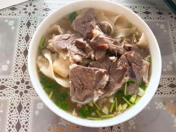 哪里可以學(xué)羊肉燴面技術(shù)？從零到開店，教你如何成功創(chuàng)業(yè)！(圖2)